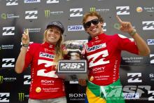 Leila Hurst (HAW) and Caio Ibelli (BRA), the 2011 ASP World Junior Champions. Pic ASP/Kirstin